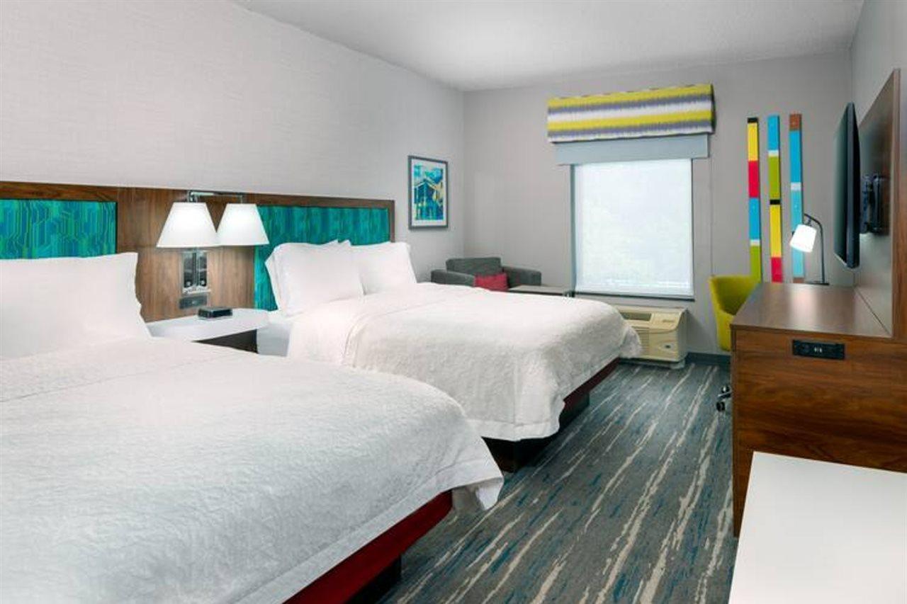 Hampton Inn & Suites פרמינגטון מראה חיצוני תמונה